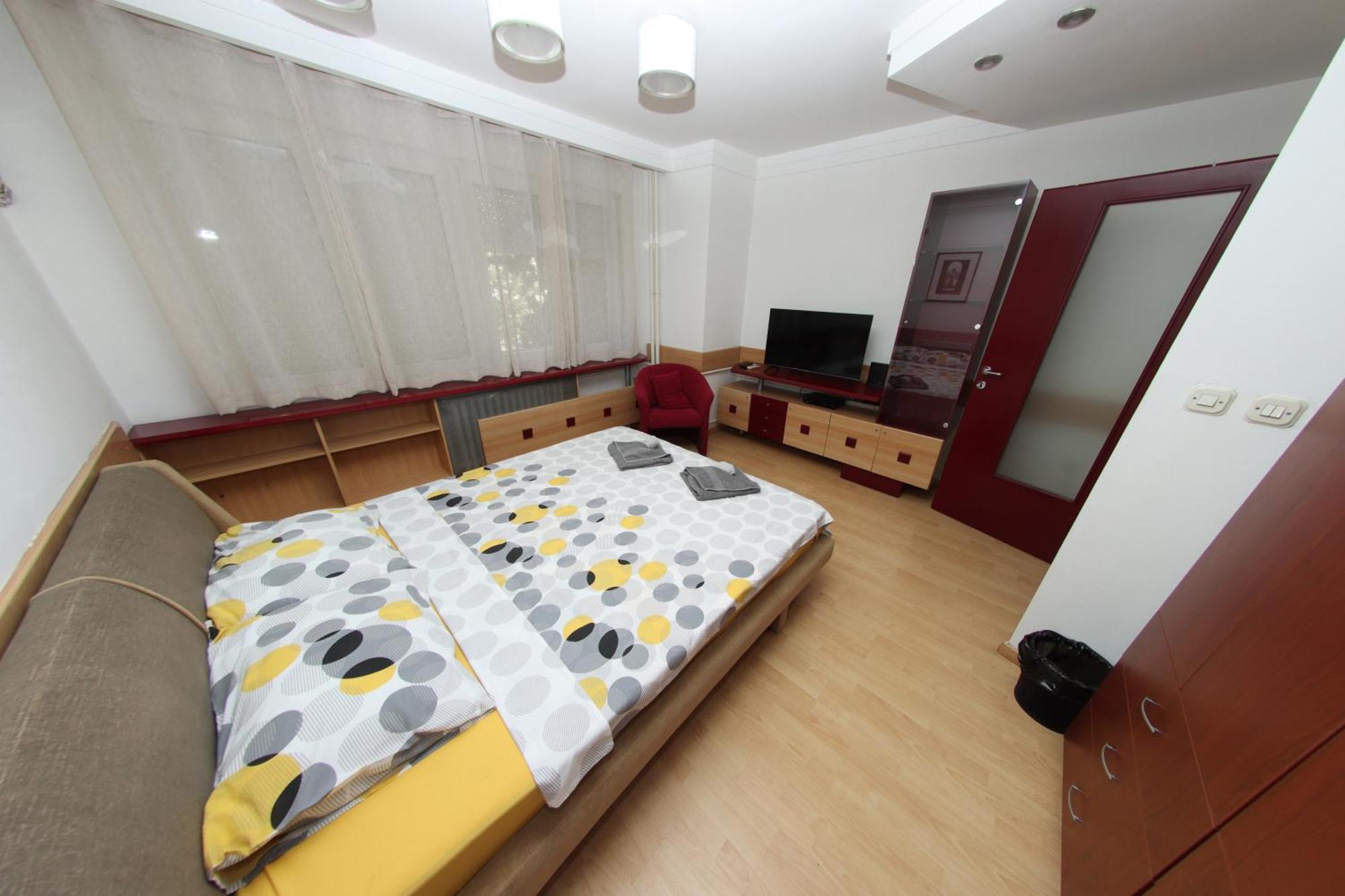 Plaza Apartment